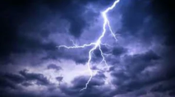 تحذير للسائقين.. شبورة مائية تصل لحد الضباب وتساقط أمطار على السواحل المصرية